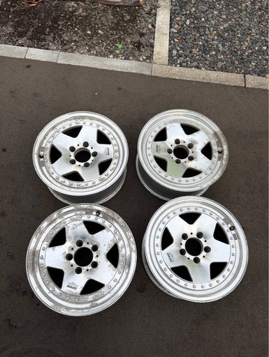 商談中　16インチ　ホイール　腐食あり