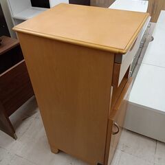 リユースのサカイ栃木店★ジモティ割あり★  収納棚 キャメル木目 W33×D41×H87 クリーニング済み TC11472の画像