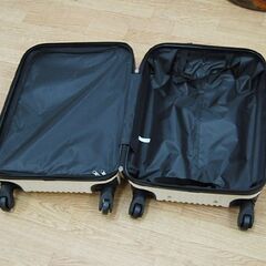 新品 HUNDRED 軽量 バイカラー キャリーケース Sサイズ 39L ベージュ MCR-001 ハードケース スーツケース 旅行かばん キャスター付き 札幌市 清田区 平岡の画像