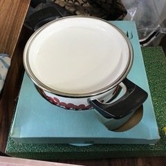 ホーロー鍋の画像