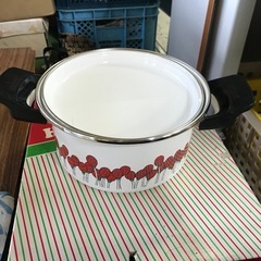 ホーロー鍋の画像