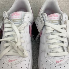 【新品・未使用】NIKE AIR FORCE 1 LOW RETRO ナイキ エアフォースワン　ホワイト/ピンク 30cmの画像