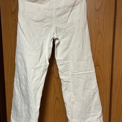 ユニクロ デニム ジーンズ 白 ホワイトの画像