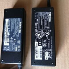 ノートパソコン用ACアダプタの画像