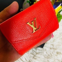 8万✨LOUIS VUITTON✨ルイヴィトン✨財布✨M67860✨カーフレザーの画像