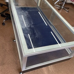 差し上げます！ガラスショーケースの画像