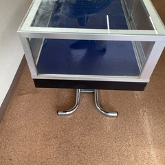 差し上げます！ガラスショーケースの画像