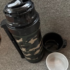 大きい水筒の画像