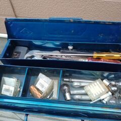 古い工具箱　古い工具入ってますの画像