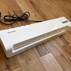 A3対応　ラミネーター アイリスオーヤマ  LM32X-Wの画像