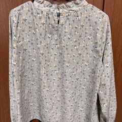 花柄ブラウスの画像