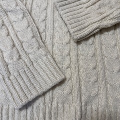 アイボリー　ニットパーカーの画像