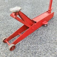 マサダ SJ-30H ガレージジャッキ【野田愛宕店】【店頭取引限定】【中古】管理番号：IT4580ZGNBQ4の画像