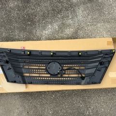 キャラバン後期グリルの画像