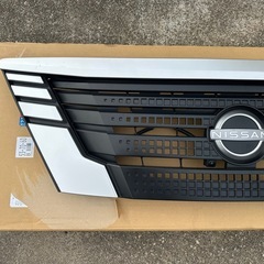 キャラバン後期グリルの画像