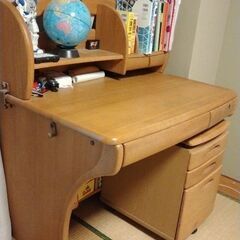 学習机＆キャビネットの画像