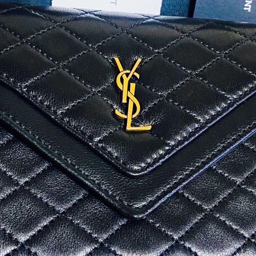 箱付き✨SAINT LAURENT✨サンローラン✨財布✨カサンドラロゴ✨ギャビー