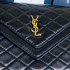 箱付き✨SAINT LAURENT✨サンローラン✨財布✨カサンドラロゴ✨ギャビーの画像
