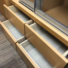 【ジャングルジャングル広陵店】生松工業　書棚　スライド扉付き　ナチュラルの画像