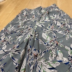 HARE 花柄ワイドパンツの画像