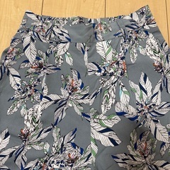 HARE 花柄ワイドパンツの画像