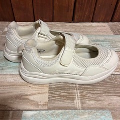 レディースメッシュホワイトスニーカーの画像