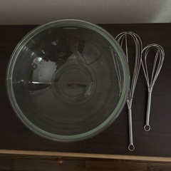 ガラスボウル  泡立て器2個
の画像
