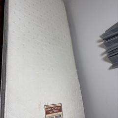 ベッドシングル　マットレス付き
の画像