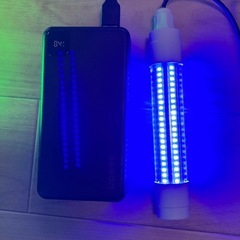 集魚灯2個、モバイルバッテリー56800×2、3000Wライト、1000Wライト、おまけ小さいライト4つの画像