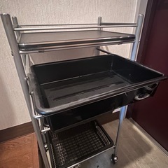 キャスター付きワゴン【美容室】の画像