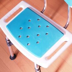 シャワーチェア 介護用 お風呂椅子  介護椅子 背もたれ付き 脚ゴム シャワースツール お風呂の椅子 高さ調節 伸縮式の画像