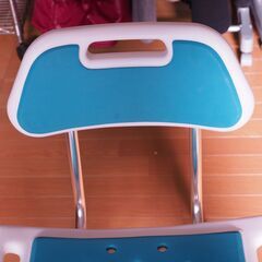 シャワーチェア 介護用 お風呂椅子  介護椅子 背もたれ付き 脚ゴム シャワースツール お風呂の椅子 高さ調節 伸縮式の画像