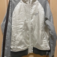 ナイキ　サテン　ブルゾン　ジャンパーの画像