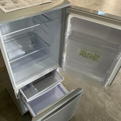 【お持ち帰り限定】☆お買い得！　シャープ　冷蔵庫　容量138L 商品番号:215の画像