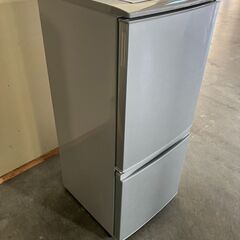 【お持ち帰り限定】☆お買い得！　シャープ　冷蔵庫　容量138L 商品番号:215の画像
