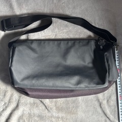 adidas ショルダーバッグの画像