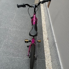 ストライダー 14x ピンク ブレーキ付き ペダル後付け トレーニング 自転車の画像