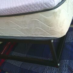 新古品「本体・高級マットレス・カバー・体緩和マット他」の画像