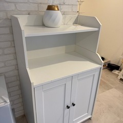 キャビネット 物置き 飾り棚 収納 の画像