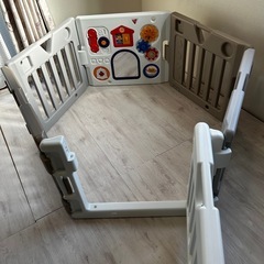 ベビーサークル ミュージカルキッズランドDX グレイッシュ ドア付き(ロック棒なし)の画像