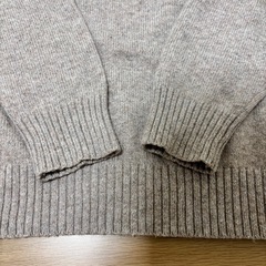 GU ラムブレンドクルーネックセーターLの画像