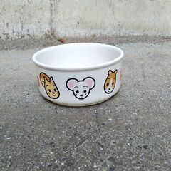 エサ入れの画像