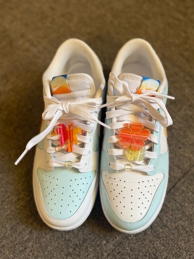 新品 NIKEスニーカー