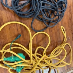 レーザー距離計、丸のこなどの画像