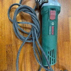 レーザー距離計、丸のこなどの画像