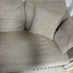 3人がけソファ、あしかけ、クッション　の画像