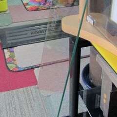 💗ガラス板　１枚💗５ｍｍ厚×２４７ｍｍ×６１５ｍｍ　飾り棚から外したもの（程度は良いです）の画像