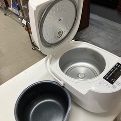 I2511-117 Haier マイコンジャー炊飯器 JJ-M56B 2023年製 通電確認済み 5.5合炊き 中古の画像