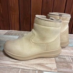 TIGORA ベージュスエード風ブーツ 【25cm】の画像