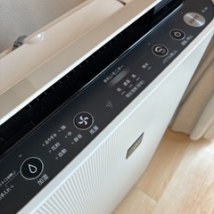 シャープ　加湿空気清浄機　KC-F50-W の画像